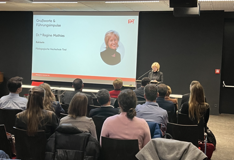 Grussworte Rektorin Regine Mathis