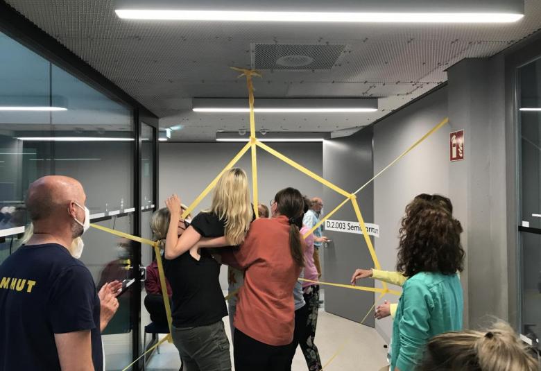 Gruppendynamische Übungen im Rahmen der Fortbildung "Stark fürs Leben"