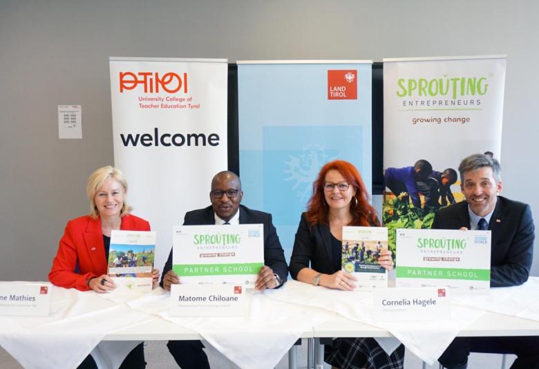 Am 20.10.2023 besuchte die hochrangige Bildungsdelegation aus Südafrika die PHT. Auch Bildungslandesrätin Cornelia Hagele war an dei PH Tirol gekommen.