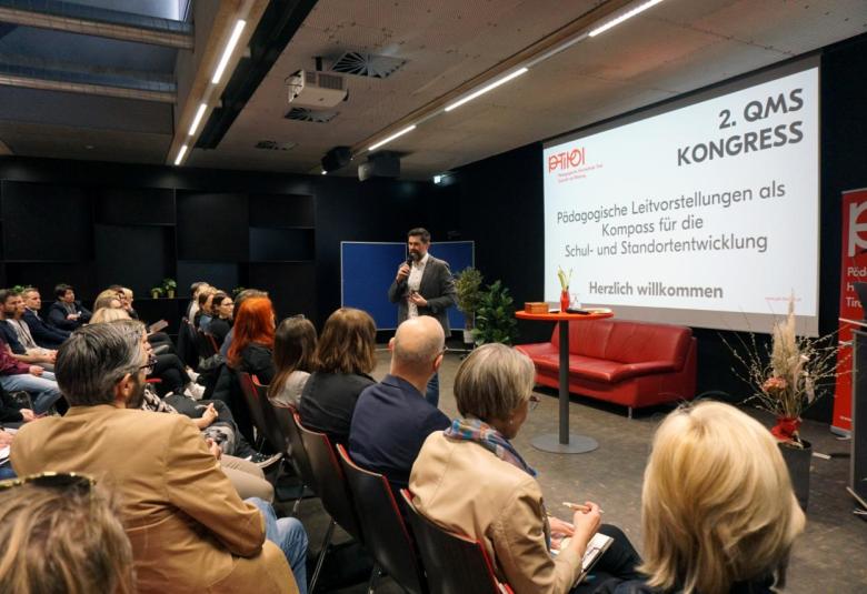 250 Schulleiter:innen und Qualitätsverantwortliche an Schulen trafen sich zum 2. QMS-Kongress.