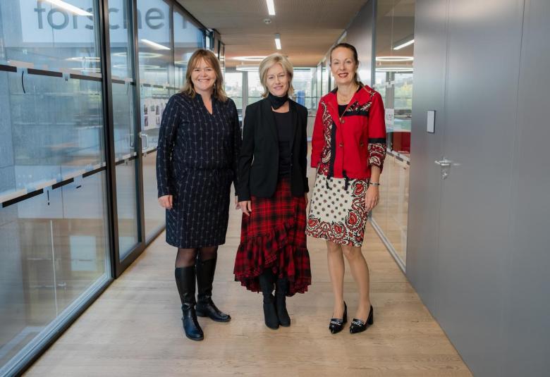 Rektorin Regine Mathies mit ihren Vizerektorinnen Margit Raich (links) und Irmgard Plattner (rechts)