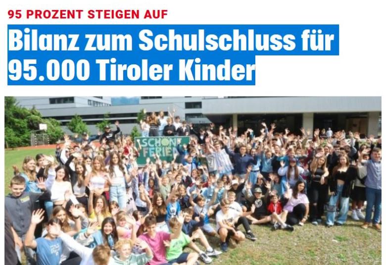 Schüler und Lehrer der Praxismittelschule sowie Direktor Gregor Örley waren eingeladen, über das vergangene Schuljahr zu berichten.