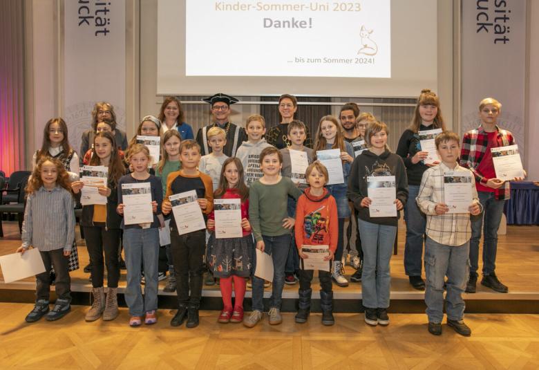 Diplomverleihung Kinder-Sommer-Uni 2023