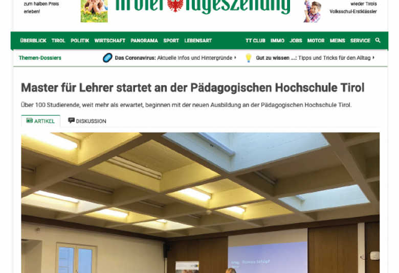 Rektor Thomas Schöpf (rechts, stehend) begrüßte gestern die neuen Studenten der Pädagogischen Hochschule Tirol.