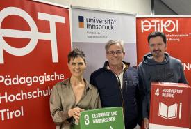 Das Team im Forschungsbereich Sport-Pädagogik und -Didaktik im Verbund Lehrer*innenbildung West mit HS-Prof. Dr. Katharina Wirnitzer von der Pädagogischen Hochschule Tirol (links) und Dr. Werner Kirschner (Mitte) sowie Assoz. Prof. Dr. Gerhard Ruedl (rechts) vom Institut für Sportwissenschaft der Universität Innsbruck.