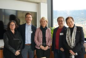 Vor der Tagung besuchte das Team von _erinnern.at_ gemeinsam mit Vertreterinnen des OEAD und des BMBWF Rektorin Regine Mathies.