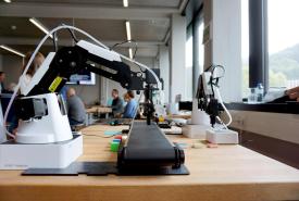 Am Montag, den 16.9.2024 fand die Eröffnung des neuen MakerSpace an der PH Tirol unter Anwesenheit von Vizerektor Gregor Örley und Vertreter:innen aus Bildung und Wirtschaft statt.