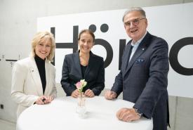 Rektorin Regine Mathies übernahm im September den Vorsitz der Tiroler Hochschulkonferenz von Med-Uni-Rektor Wolfgang Fleischhacker.  v.l.n.r. PH Tirol-Rektorin Regine Mathies, Weisheitsforscherin Judith Glück, Med-Uni-Rektor Wolfgang Fleischhacker beim Tiroler Hochschulempfang.